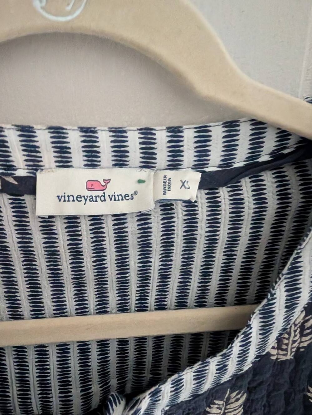 Vineyard Vines Fleur de Leaf Quilted Top - Picture 5 of 8